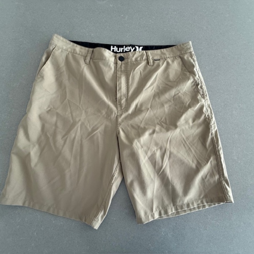 Hurley Men’s Walking Shorts Tan Size 38 Khaki Lightweight Excellent Condition